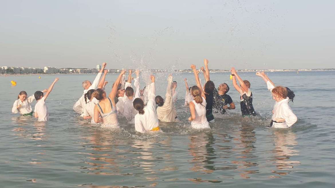 Photos et vidéo de notre dernier cours de karaté à la plage